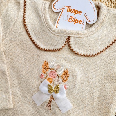 Conj. Blusa em Plush Manga Longa  Florzinhas e Calça - Areia